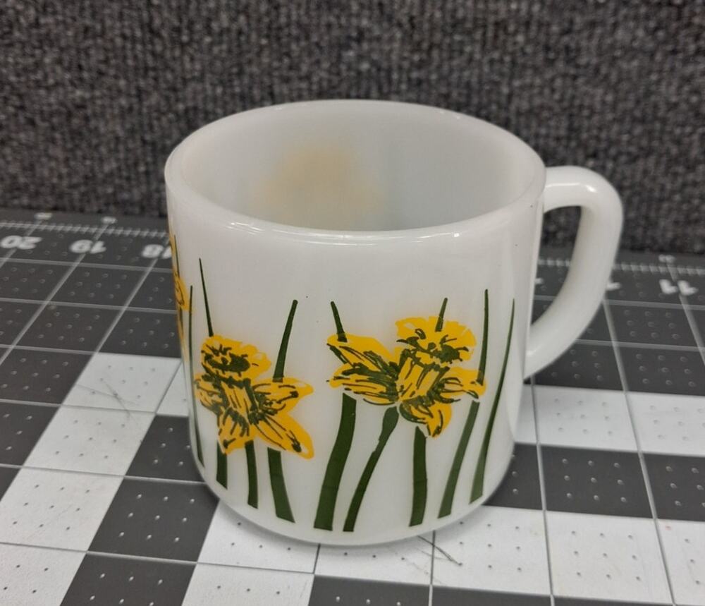Vintage Federal Milk Glass Mug Daffodil Floral